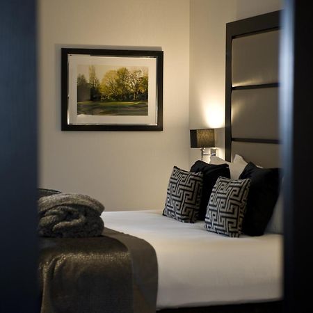 The Lodge At Kingswood Epsom Ruang foto