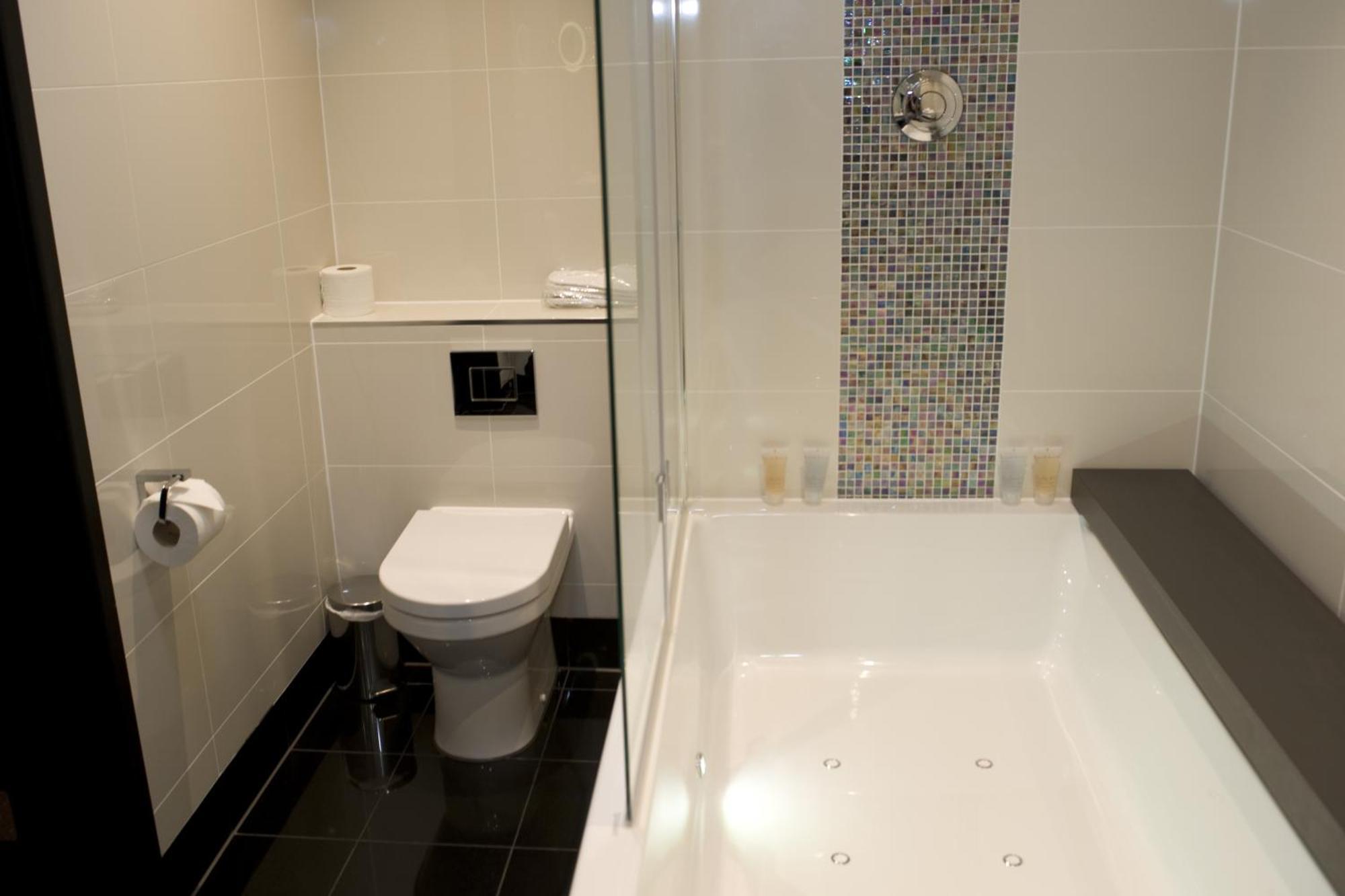 The Lodge At Kingswood Epsom Ruang foto