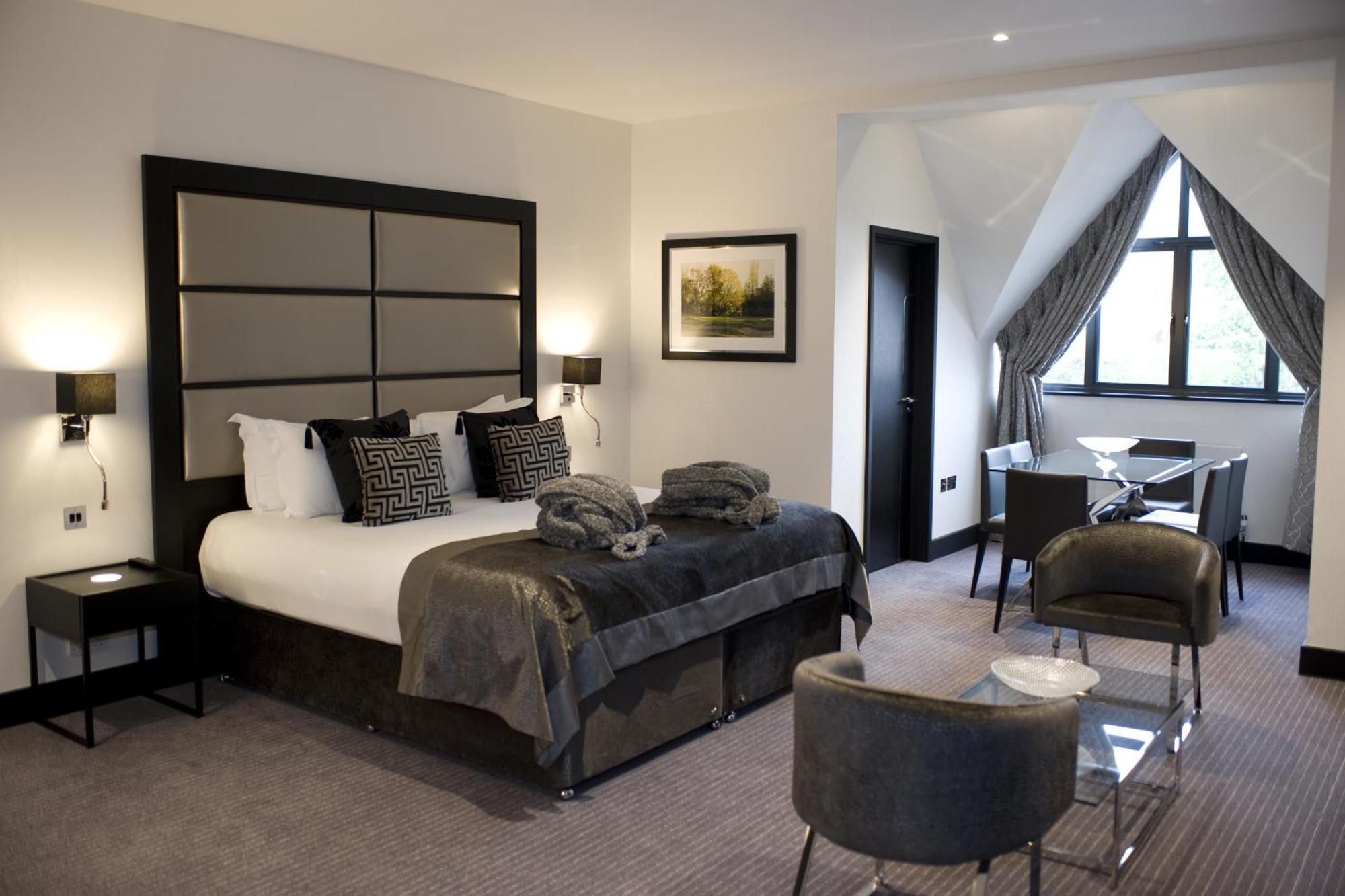The Lodge At Kingswood Epsom Ruang foto