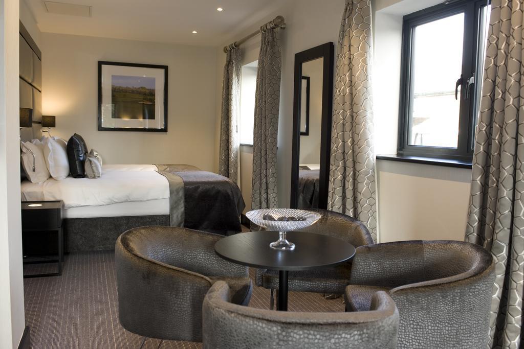The Lodge At Kingswood Epsom Ruang foto