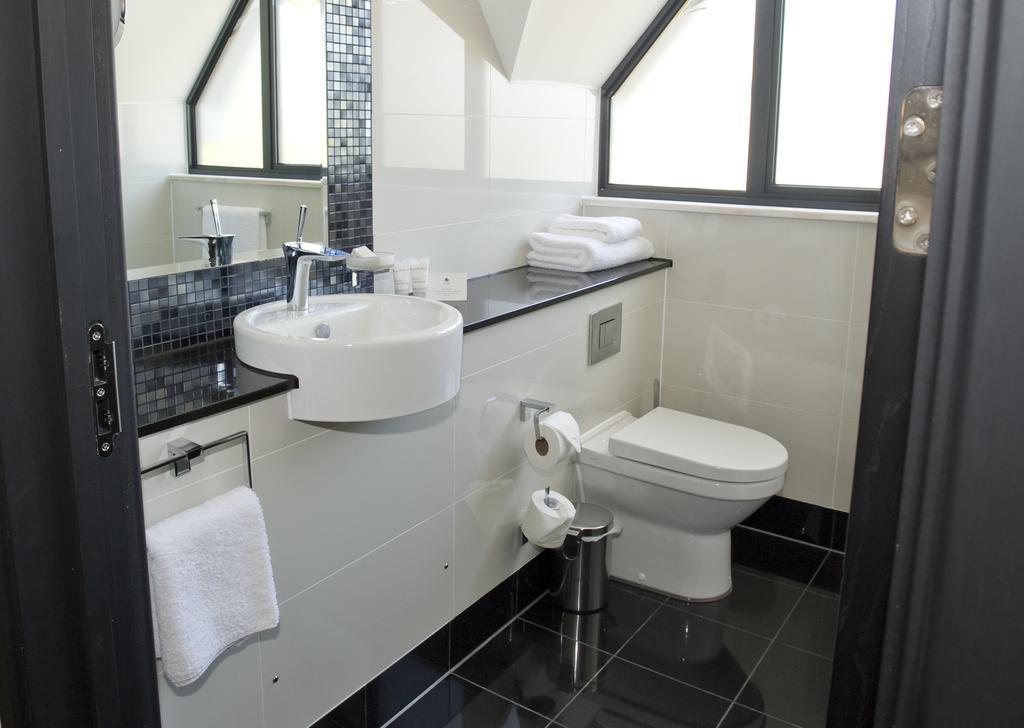 The Lodge At Kingswood Epsom Ruang foto