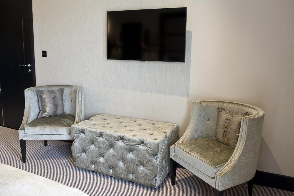 The Lodge At Kingswood Epsom Ruang foto